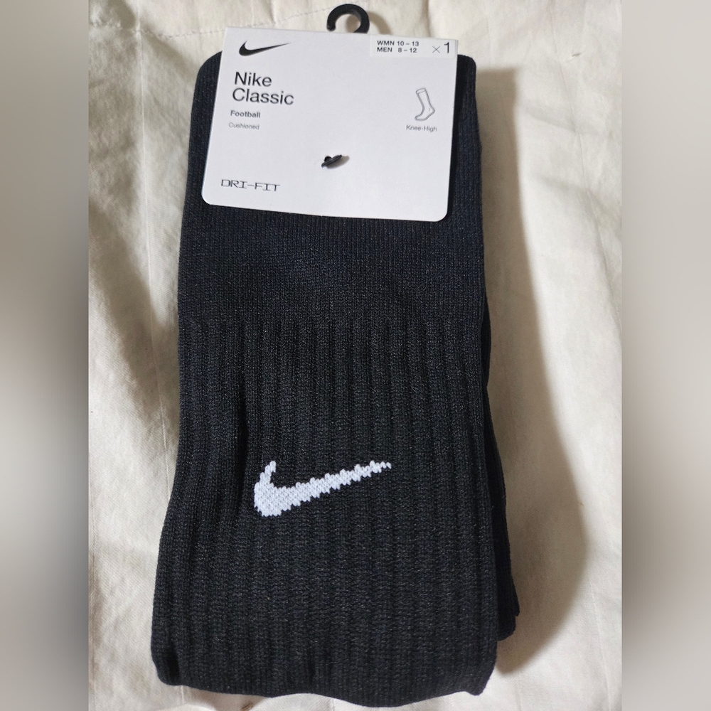 Nike Dri-FIT Black Knee High Socks, Brand New, Men Size 8-12 Or Ladies 10-13